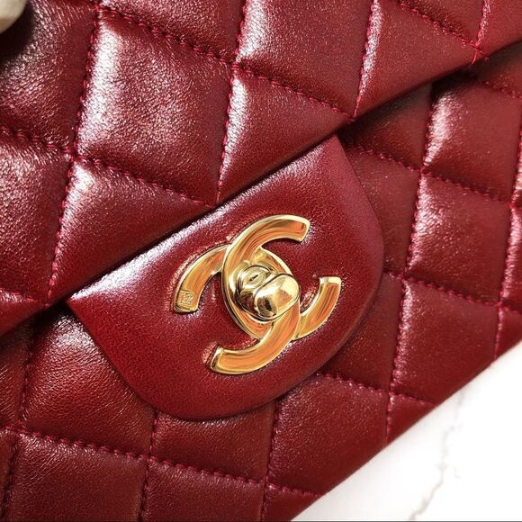 SOLD CHANEL Lambskin Red Iridescent Quilted Small Classic Flap 23cm Chain bag - Picture 9 of 14